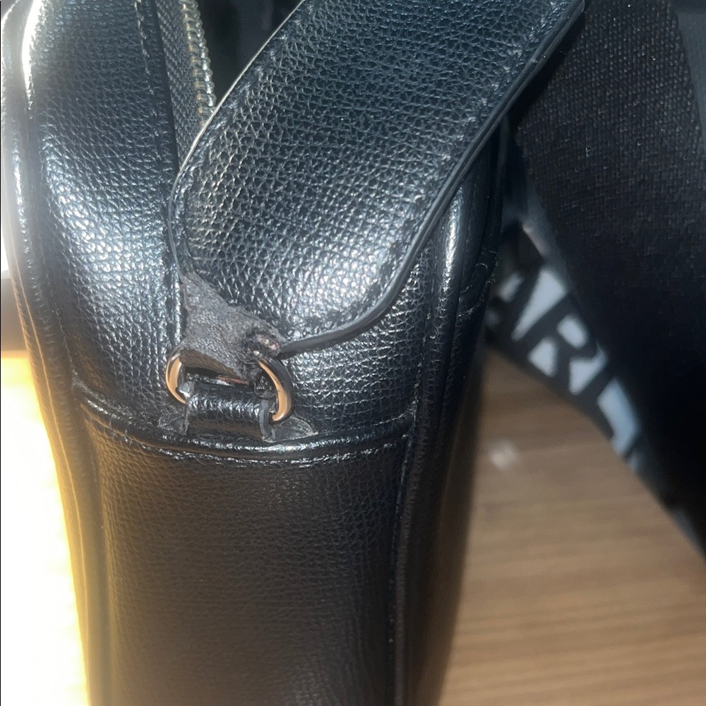 Karl Lagerfeld Crossbody Bag - Picture 3 of 8